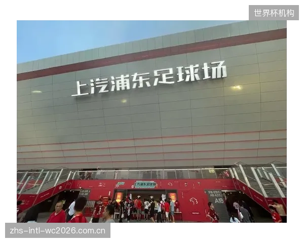 上汽浦东足球场部署无人零售车,将特许商品销售半径延伸至最后一米 上汽浦东足球场部署无人零售车,将特许商品销售半径延伸至最后一米